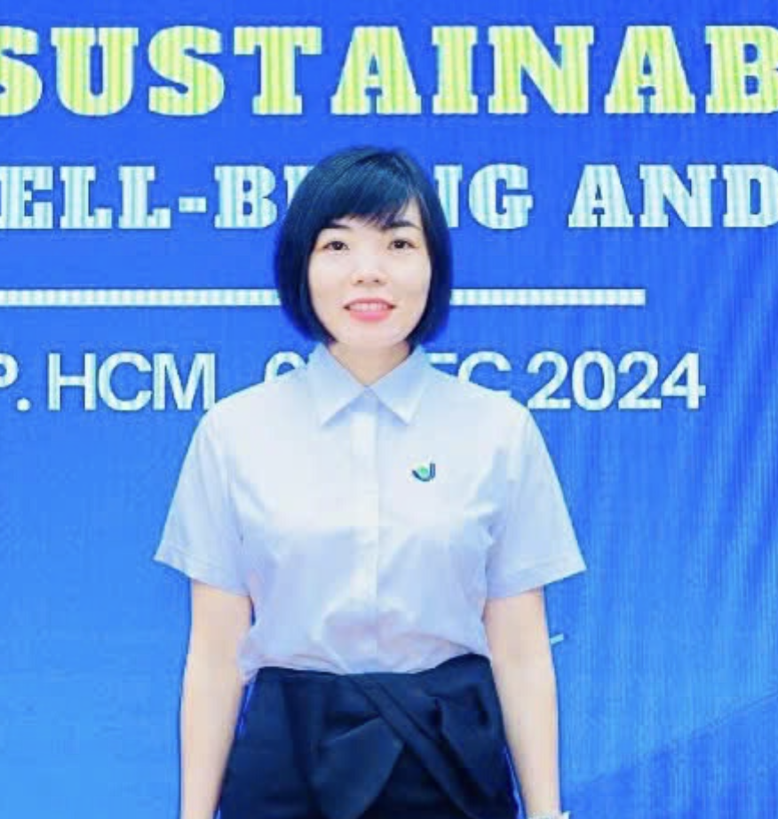 ThS. Hoàng Thị Cẩm Tú - Giám đốc SIB, Cộng đồng Design Thinking - Giảng viên Trường Cao Đẳng Công Thương miền Trung 